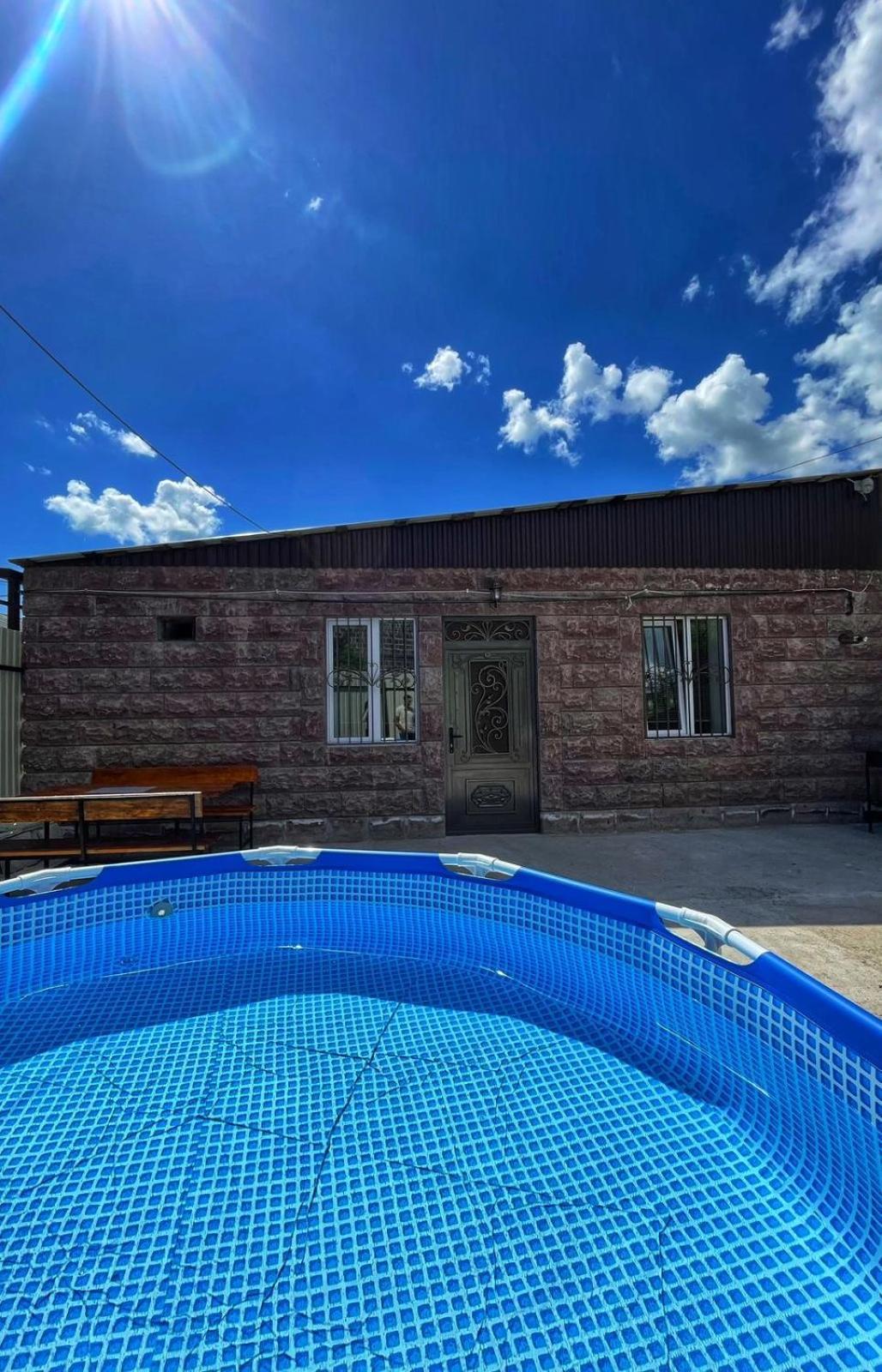Lidiani Guest House ギュムリ エクステリア 写真